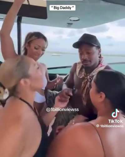 Damn that boy Diggs got the Diddy coke 😳 wild