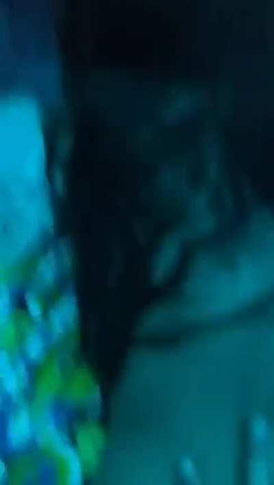 Je la baise bien d'après vous