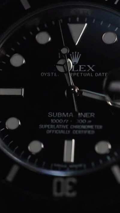 [Rolex] Friend brought his Submariner over the weekend so I did a little video shoot of it. Let me know what you guys think!