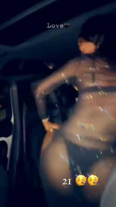 twerking in the car