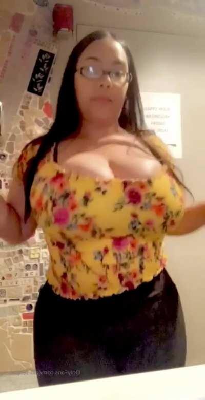 Juice Boobs Bouncing 🤤 Link in Comment