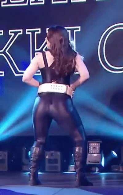 Nikki Cross Showing Off Her Ass