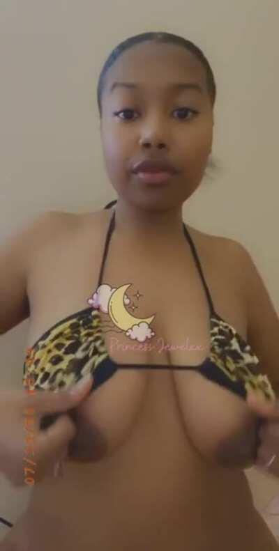 It’s Titty Tuesday!!! 💦💦💖💕