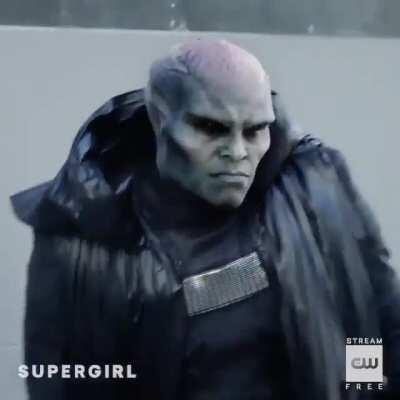 mto bons esses efeitos da supergirl