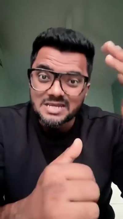 Simple middle-class background claim of goat srk Shahrukh Khan 😳