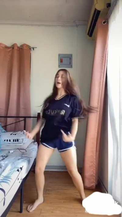 [reddit] she needs to be cummed on so bad please help her