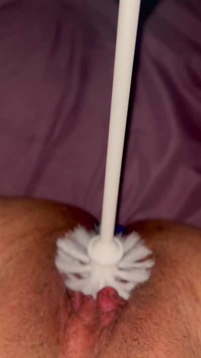 Cleaning my cunt