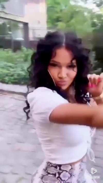 Shirin am twerken 🔥