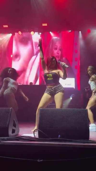 Latto - throwing that 🍑 