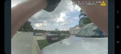 Florida Policeman De-escalated situation