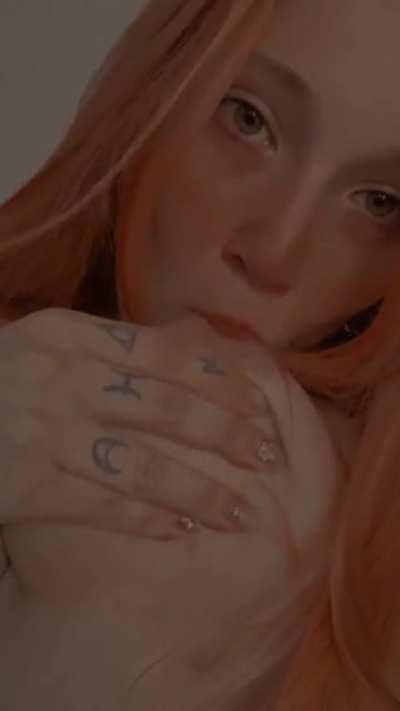 2022 red vibes 🥰💫