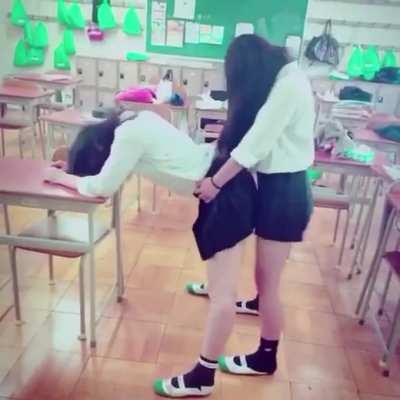 One of the sexiest, hottest, and most erotic dry humping I’ve ever seen! 😫😫😫😫😫😫