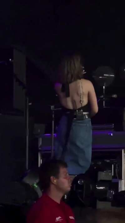 No sé puso las bragas Maren Morris 🫣