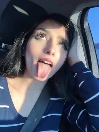 Quick ahegao in my friend’s car 😗