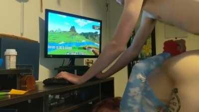 Fucking her while playing minecraft