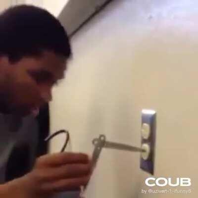 HMFT after Putting scissor into socket