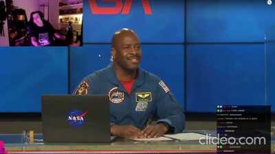 Ojala tener un mono de la NASA