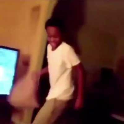 BABY GIRL TRYNA GET A NUT