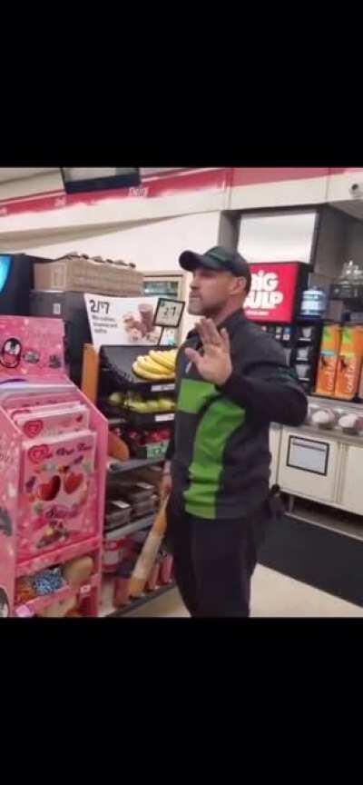 Brutal KO at 7 eleven