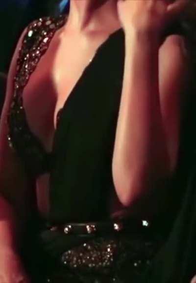 Deepika Padukone's sexy cleavage with sexy expression.Zoom in zoom out edit.