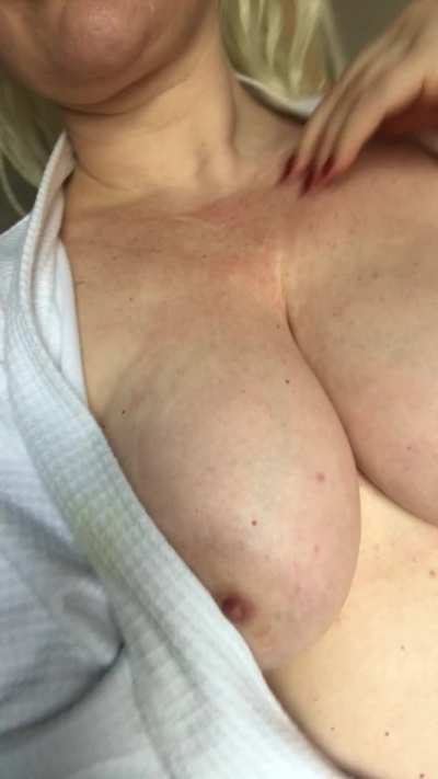 Rate these 45yo natural DDD boobs...