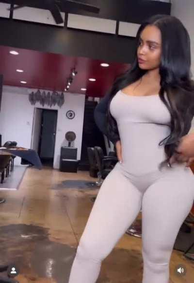 Y’all lackin on the posts, but anyways I’d go ham in her shiit