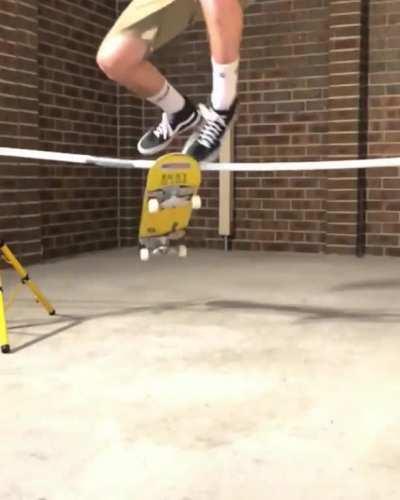 Nollie hippy jump late front foot kickflip 😅