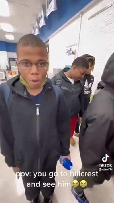 yoo no way he real 😭😭