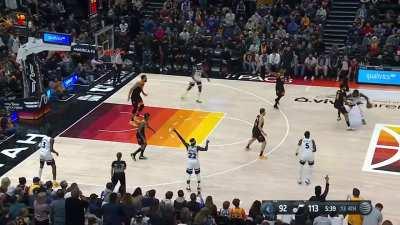 [Highlight] Rudy Gobert completely obliterates Beverley's shot attempt with a volley-ball spike block. The Jazz score in transition to cap off a 22-0 run.