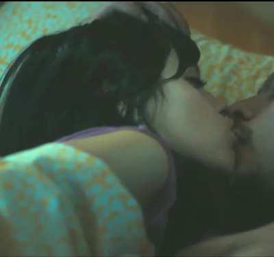 Her tongue looks so soft and moist😩