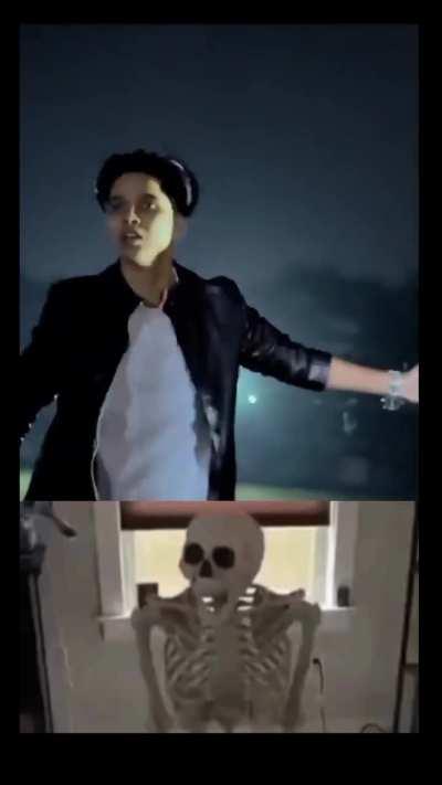 काला है!