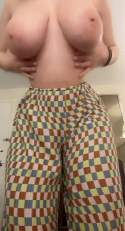 Some big natural DDDs on my petite 5’1 frame