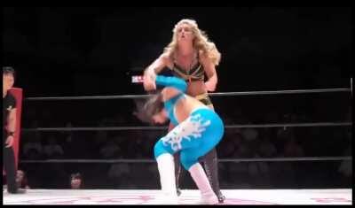 Toni Storm low blowed by Blue Nikita