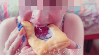 Cum filled baked goods