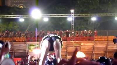 Katy Perry bending over