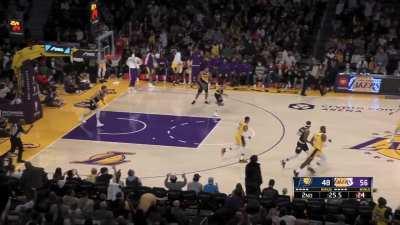 [Highlight] Monk finds LeBron cutting backdoor and LeBron throws down the nasty reverse jam