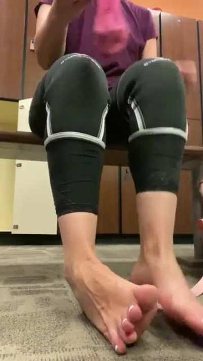 Do you think the girls in the locker room know what I’m doing?🙈