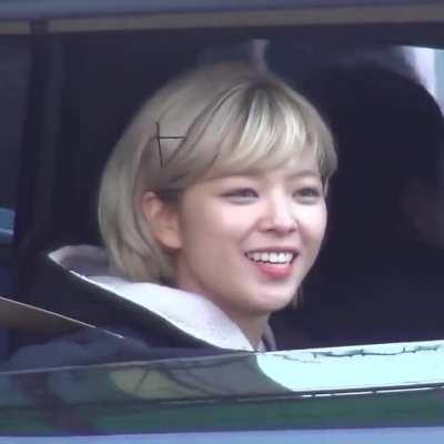Jeongyeon with fans