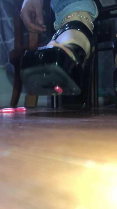 Wish this was your tiny squishy body huh ? 😅😌