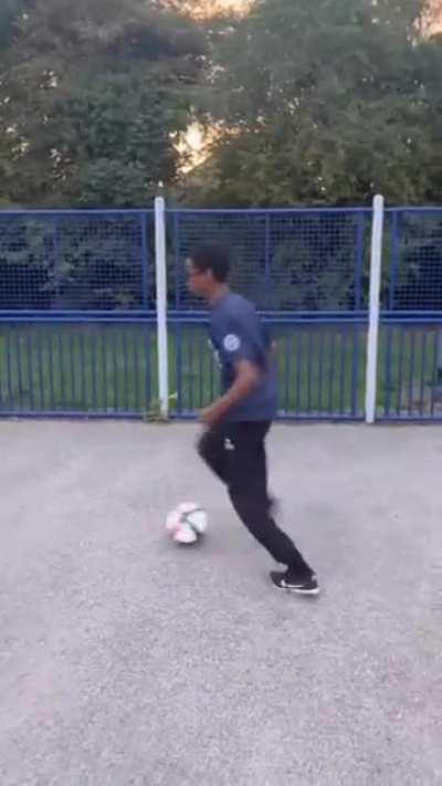 We all know someone who plays like this 👀🤣 IG: abdi.shuffle, 7futsal