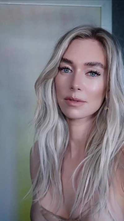 Vanessa Kirby