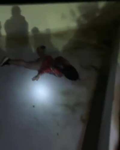 “I’M DROWNING! I CAN’T SWIM!”