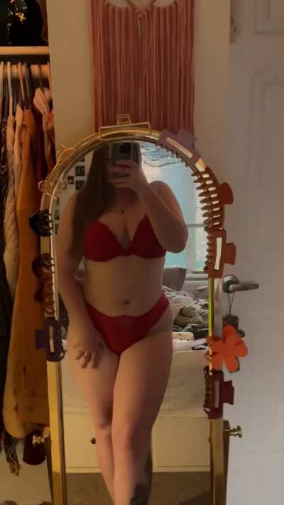 (24/F/Seattle area) all dressed up with no one to please 💗😔