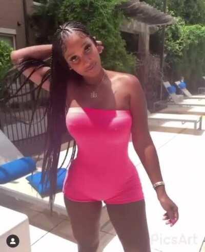 God I love them nipples😋