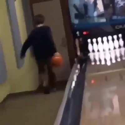 Trump trapaceando nas eleições, 2020, colorizado