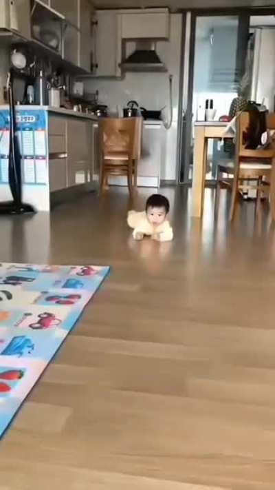 Different kids with different crawling skills