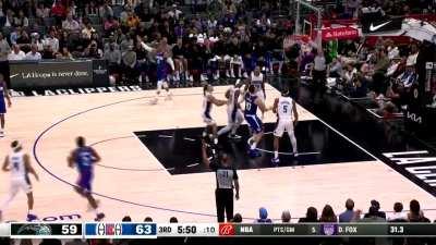 [Highlight] Paul George puts Jalen Suggs on skates and hits the 3-pointer to extend the Clippers' lead