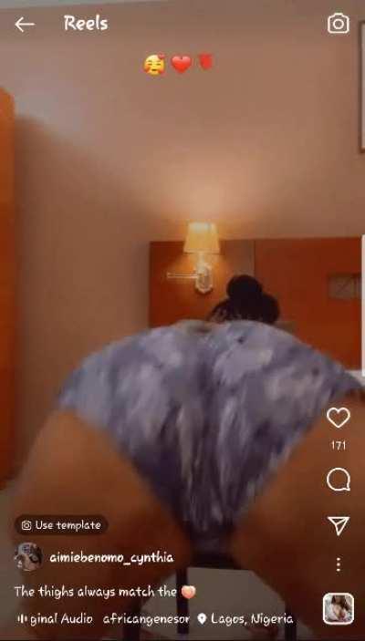 Massive Nigerian booty! 😲😲🌍