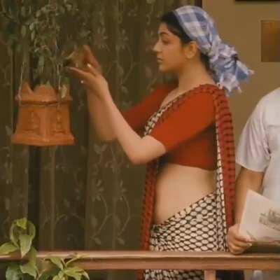 Kajal Aggarwal hot side view