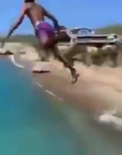 Jaylen Waddle just arrived and couldn't wait any longer to experience Miami